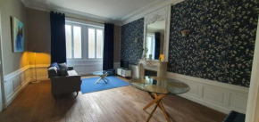 Chic T2 Haussmanien